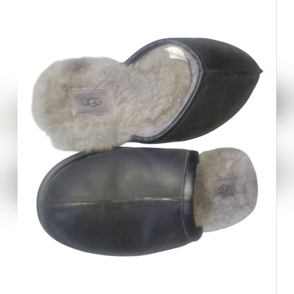 UGG Black Scuff Sheepskin Full Grain Leather Slippers Sz 8 - Picture 7 of 8